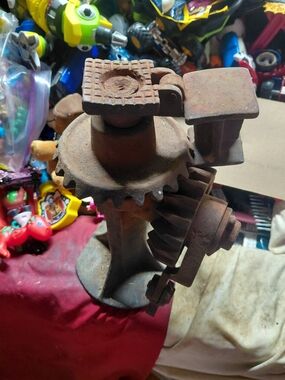 antique industrial item is a No. 16 flip-top screw jack, commonly used in the ea